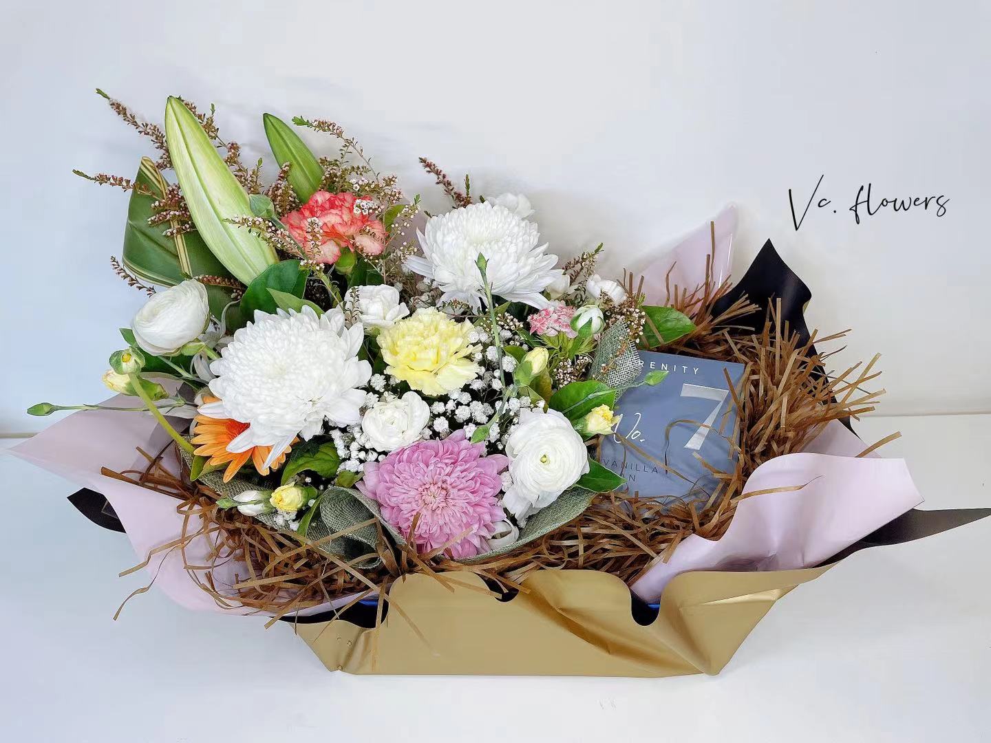 Buy Chocolate Bouquet Mint Aero Silk Flowers Yankee Candle Gift Hamper  Online in India - Etsy