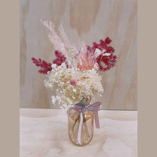 Load image into Gallery viewer, Preserved flower vase arrangement
